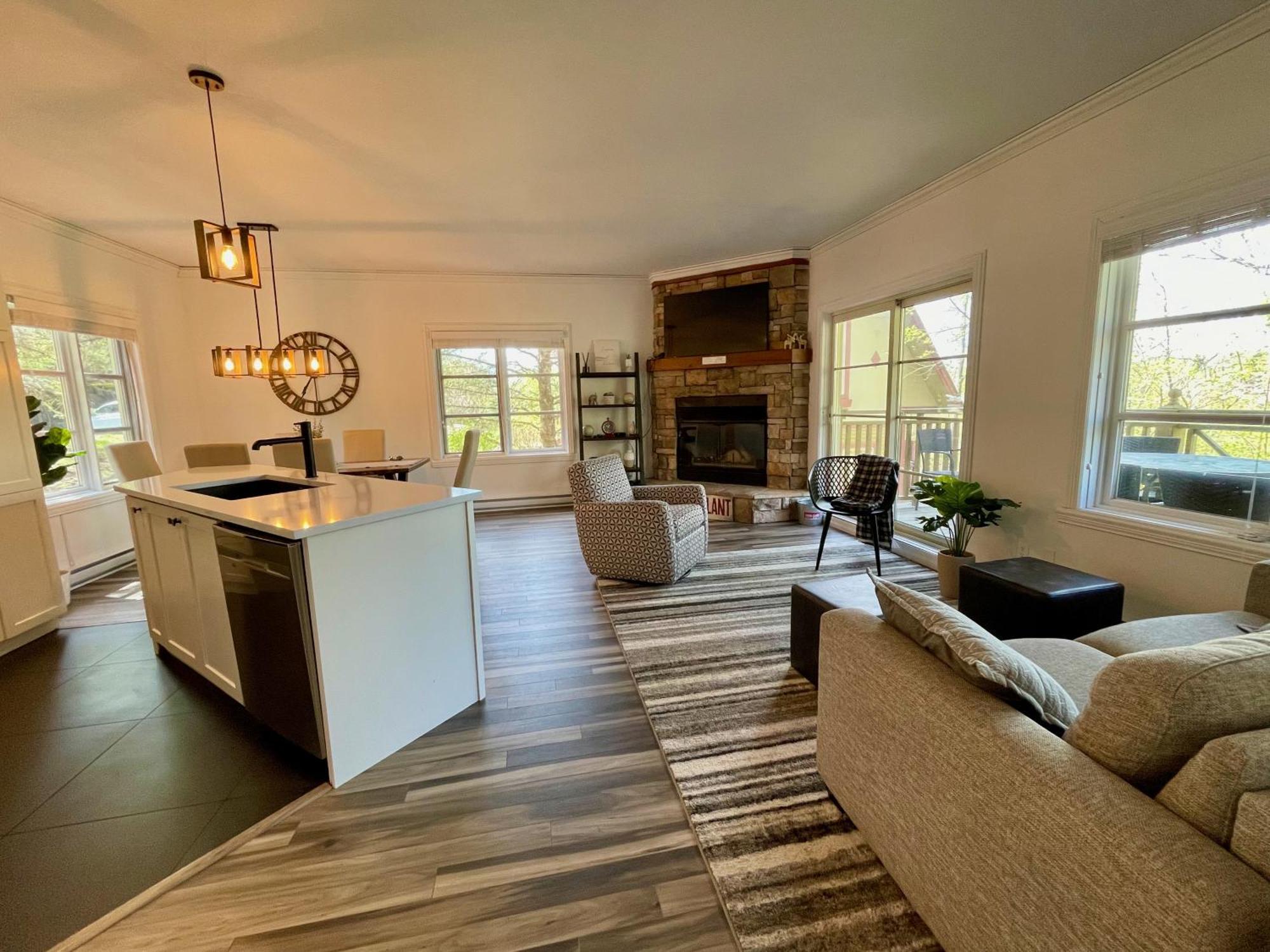 Le Plateau East By Tremblant Vacations Apartment Mont-Tremblant Ngoại thất bức ảnh